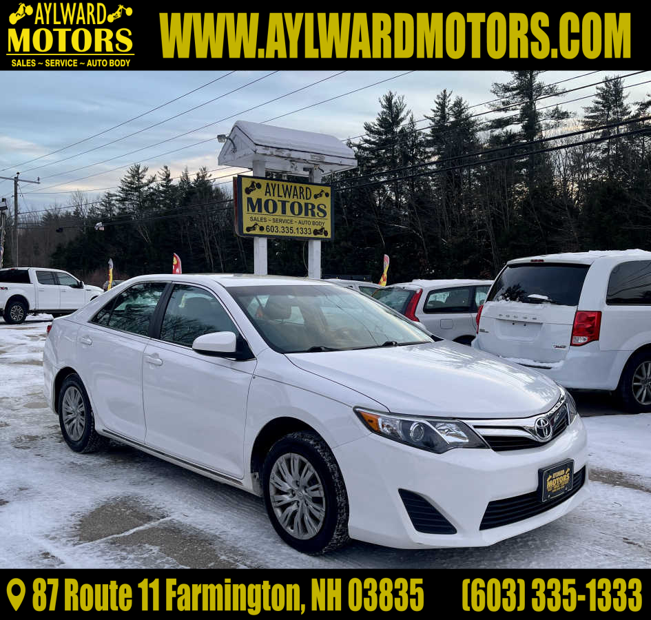 2013 Toyota Camry LE's photo