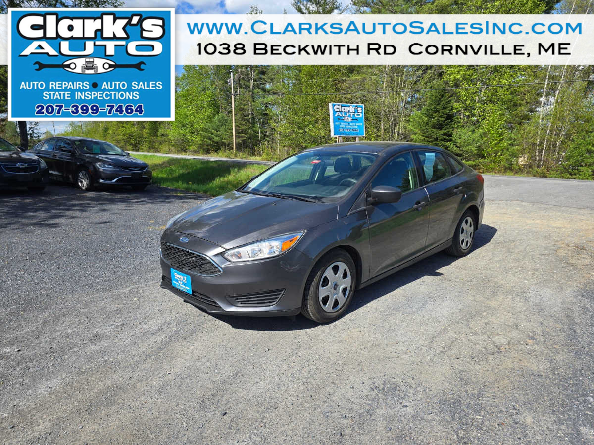 2018 Ford Focus Sedan S's photo