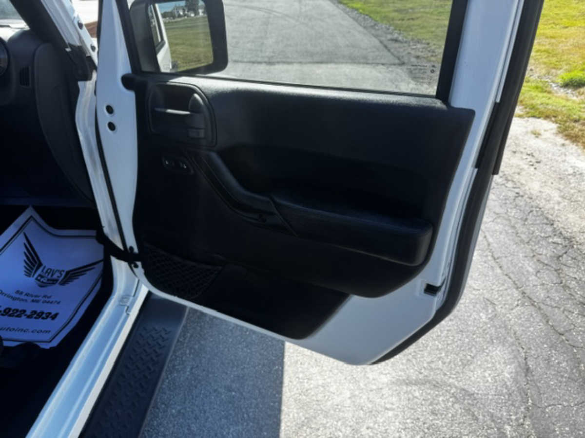 2017 Jeep Wrangler Unlimited Smoky Mountain - Photo 11
