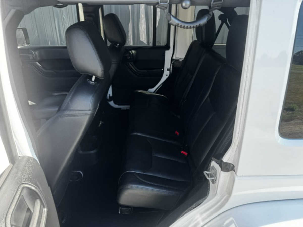 2017 Jeep Wrangler Unlimited Smoky Mountain - Photo 16