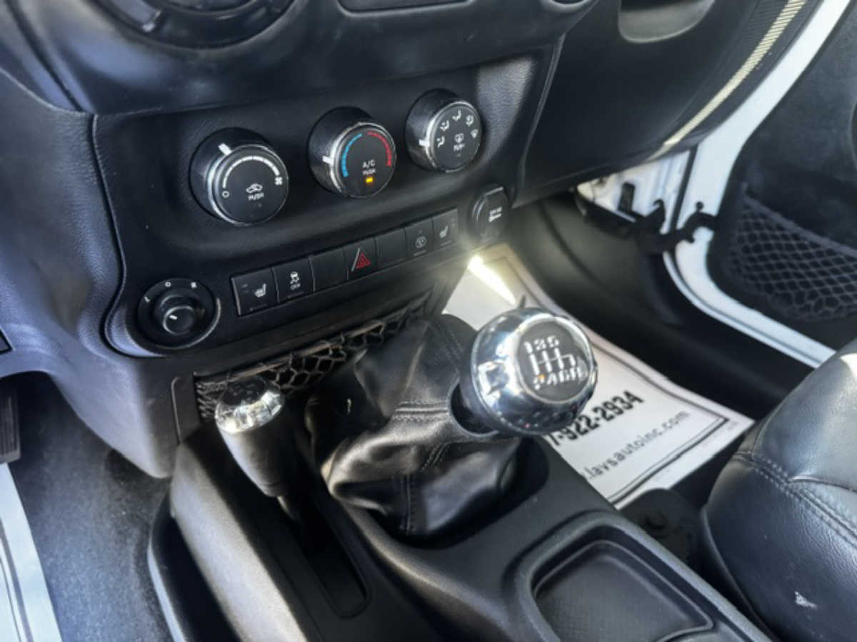 2017 Jeep Wrangler Unlimited Smoky Mountain - Photo 24