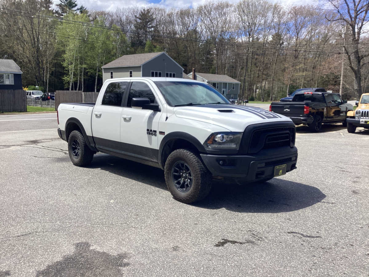 View vehicle photo 5