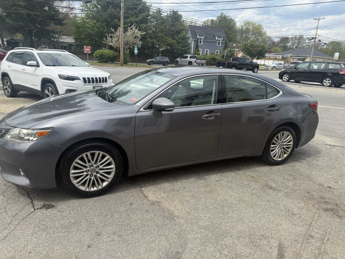2013 Lexus ES 350 - Photo 10