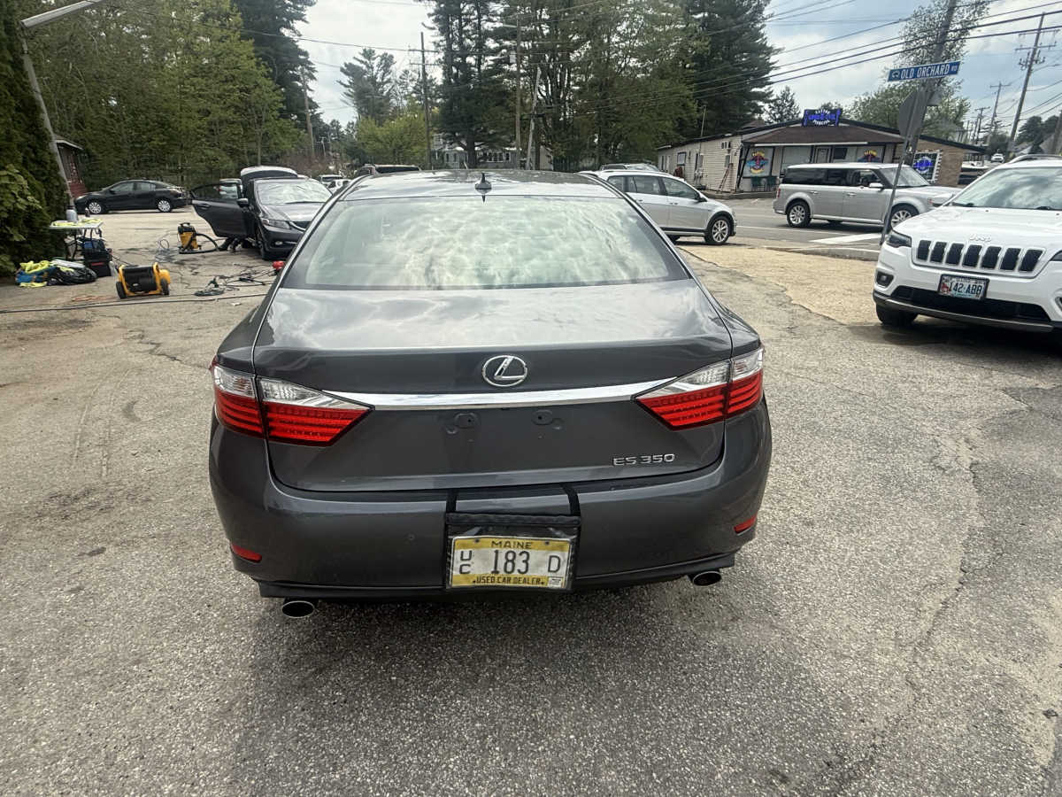2013 Lexus ES 350 - Photo 12