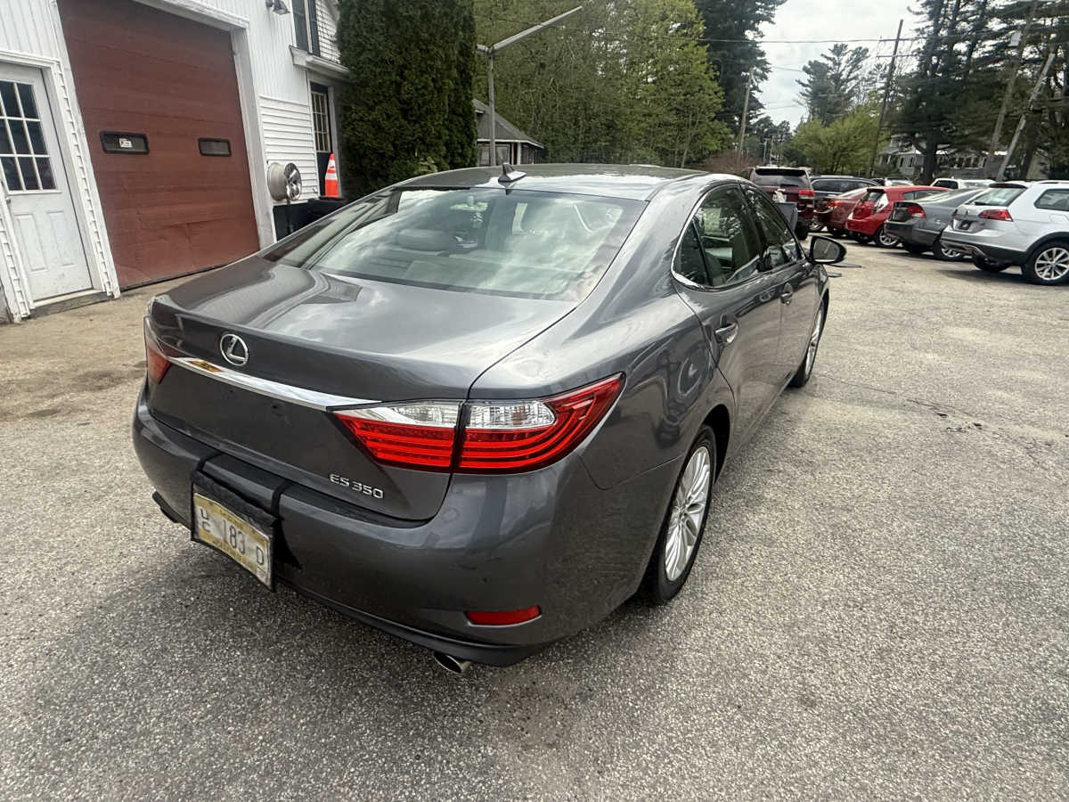 2013 Lexus ES 350 - Photo 19