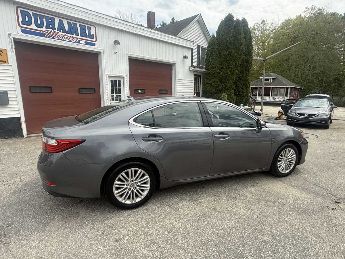 2013 Lexus ES 350 - Photo 18