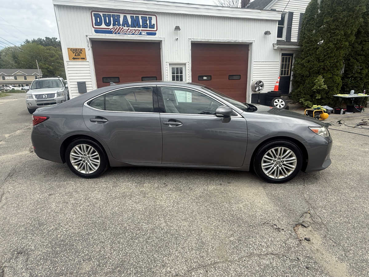 2013 Lexus ES 350 - Photo 17