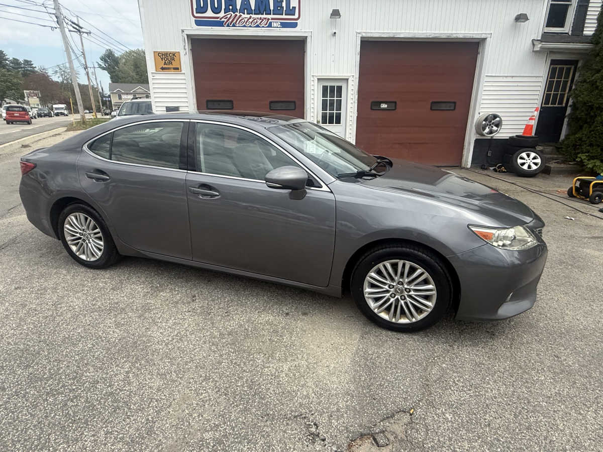 2013 Lexus ES 350 - Photo 15