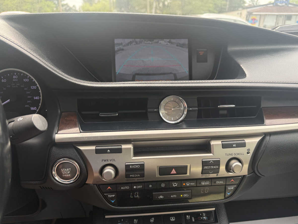2013 Lexus ES 350 - Photo 29