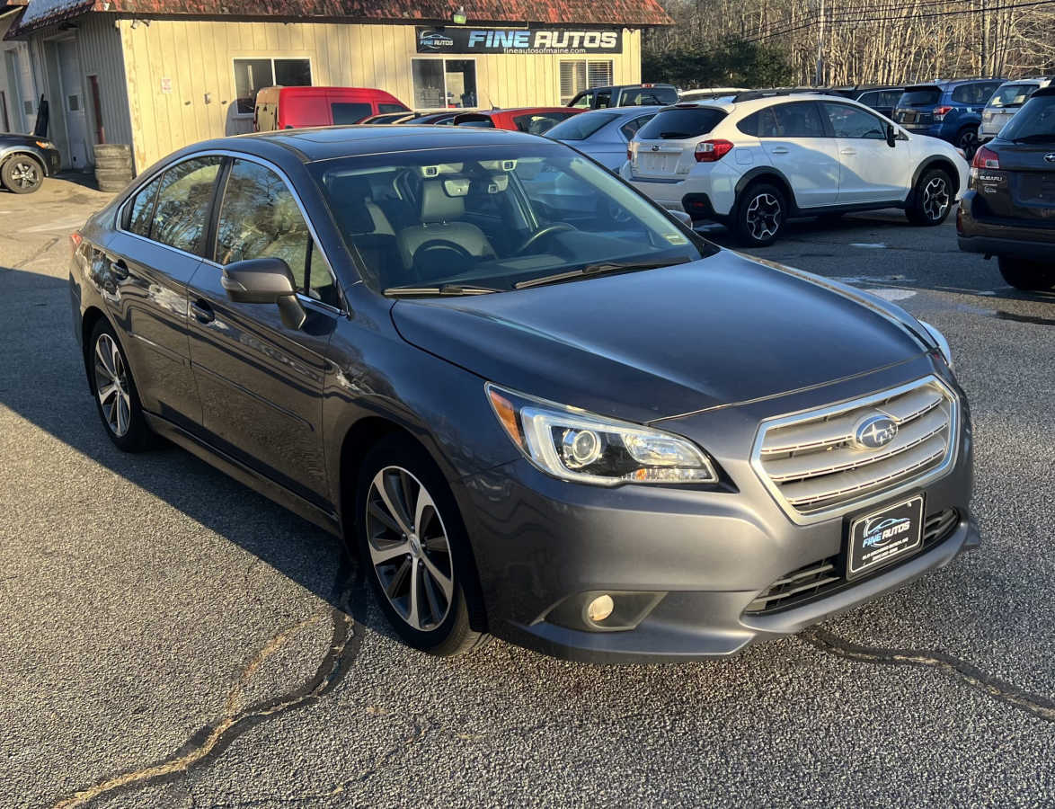 2017 Subaru Legacy Limited's photo