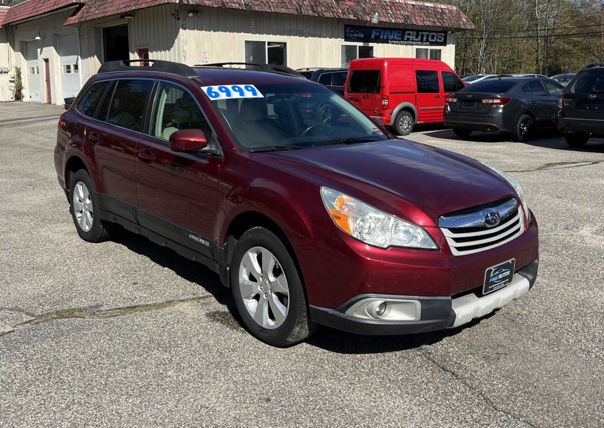 2011 Subaru Outback 2.5i Limited CVT PZEV's photo