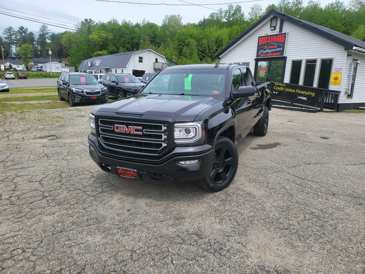 2018 GMC Sierra 4WD Double Cab Standard Box's photo