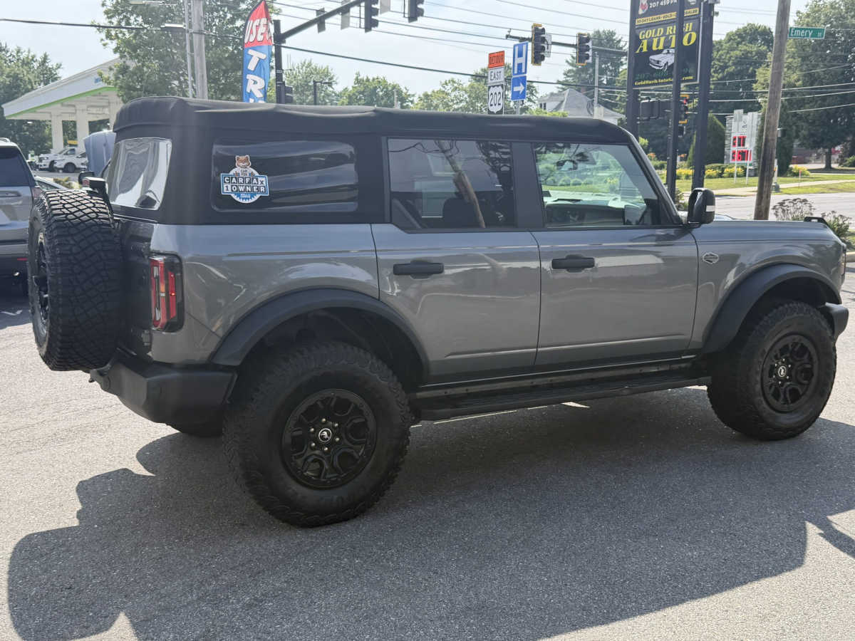 View vehicle photo 4
