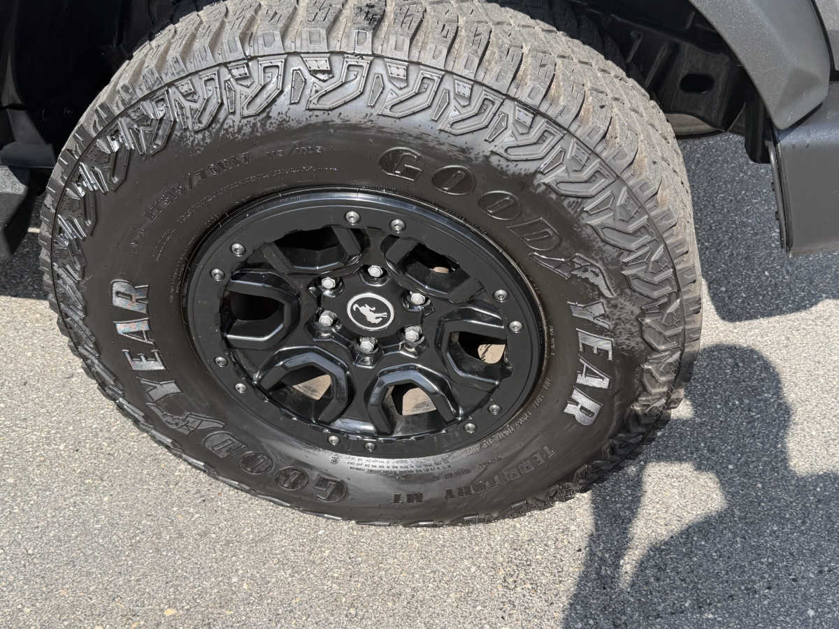 View vehicle photo 7