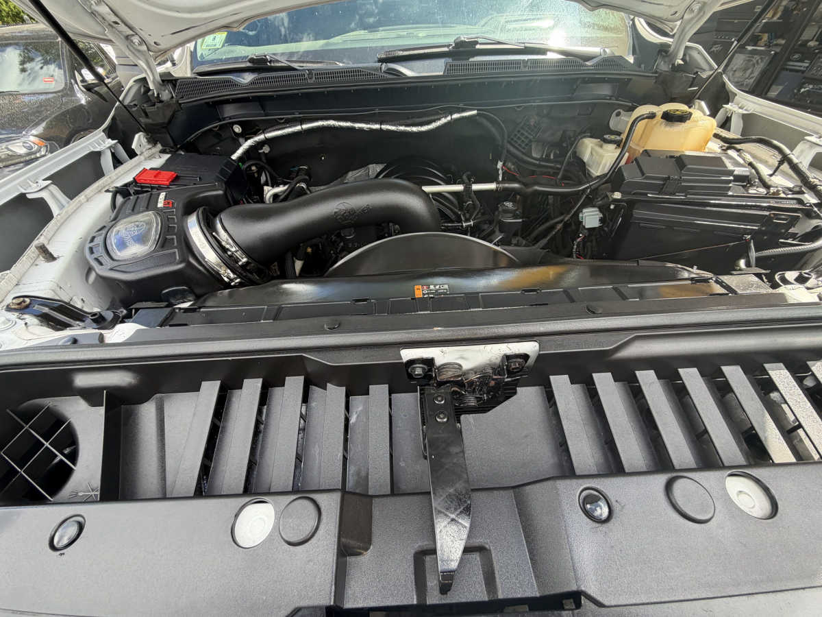 View vehicle photo 6