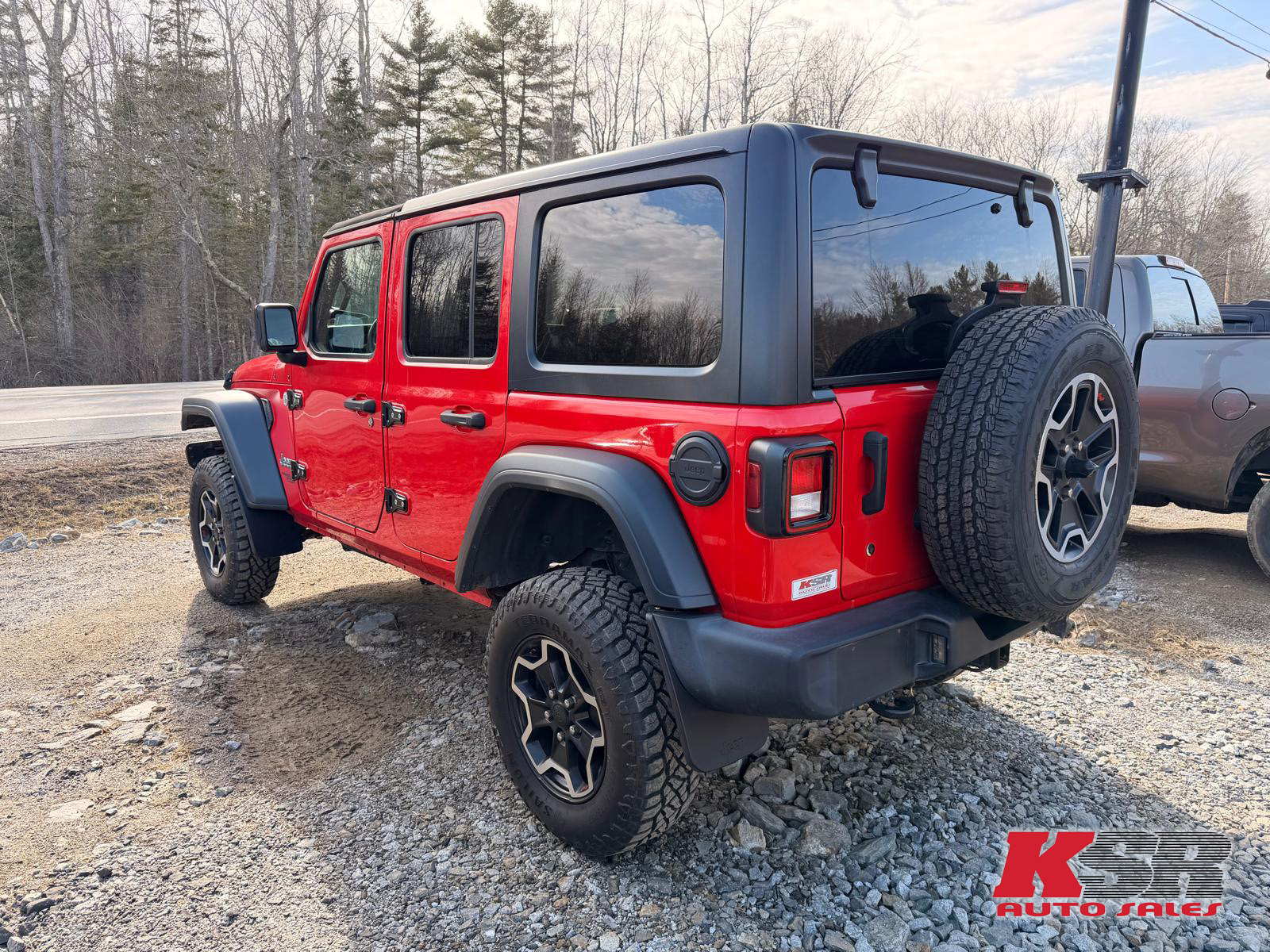 View vehicle photo 3