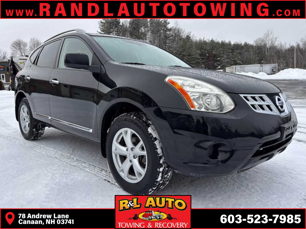 2011 Nissan Rogue SV's photo