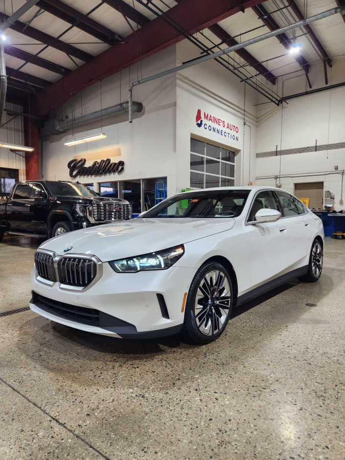 2024 BMW 5 Series 540i's photo