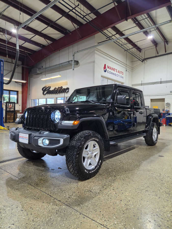 2022 Jeep Gladiator Sport S's photo