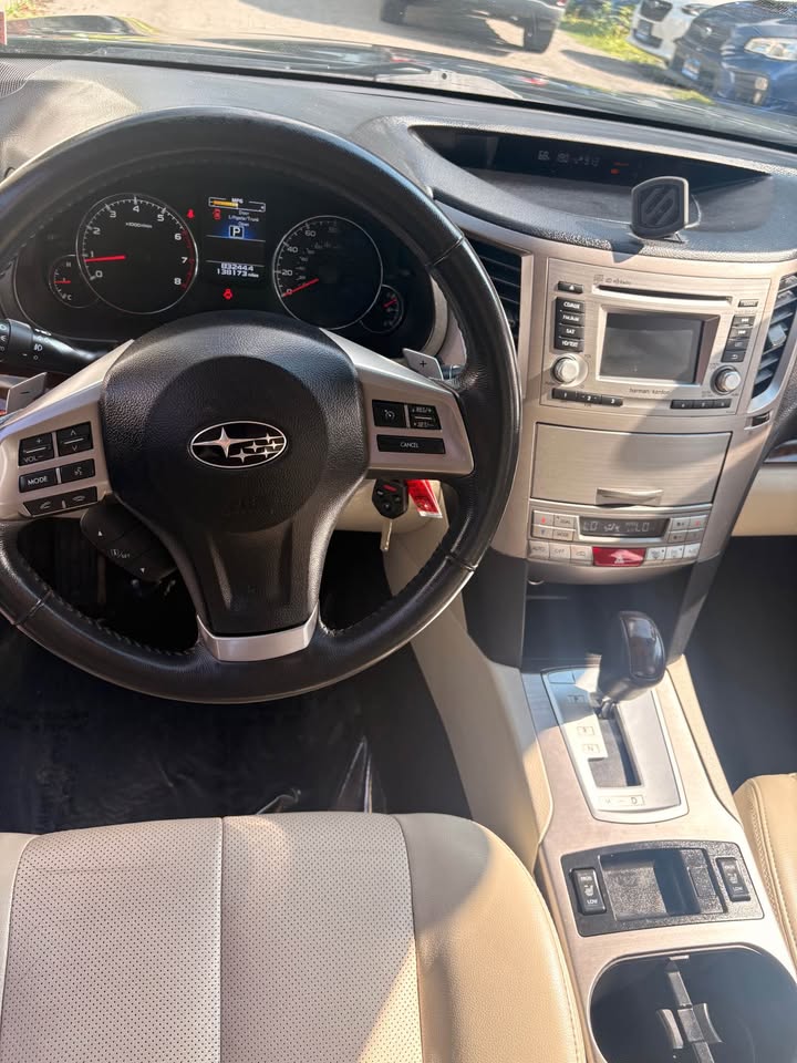 2014 Subaru Legacy 2.5i Limited - Photo 9