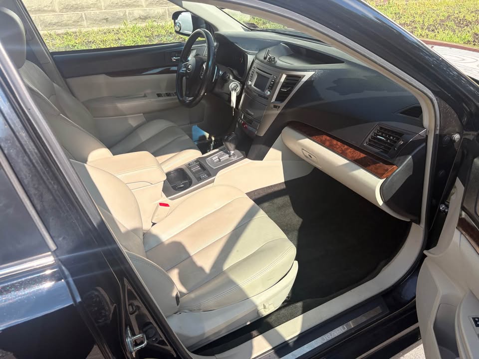 2014 Subaru Legacy 2.5i Limited - Photo 12