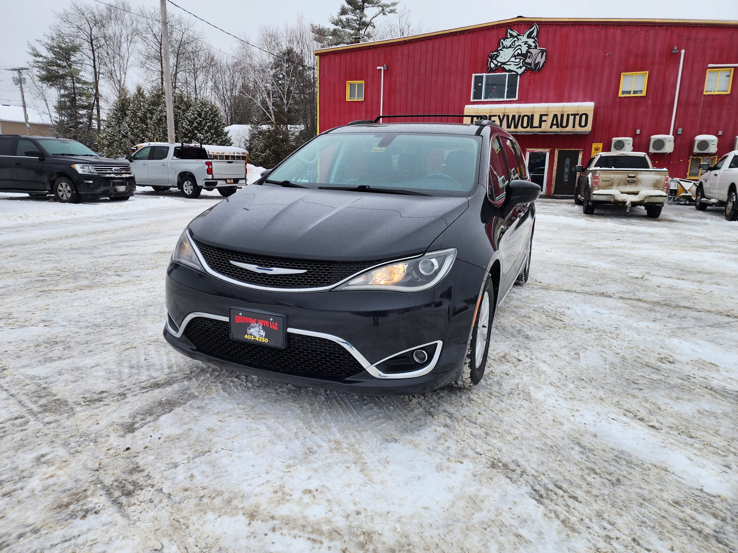 2017 Chrysler Pacifica Touring-L's photo