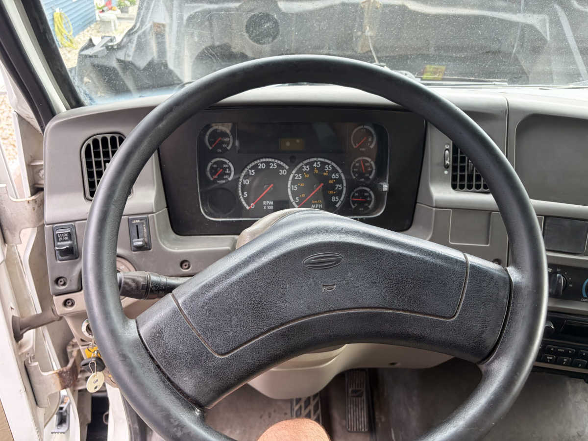 2003 Sterling LT - Photo 12