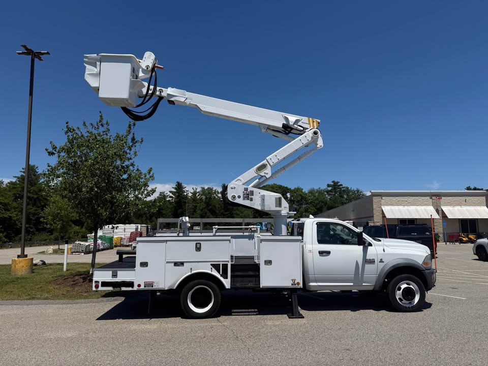 2011 Dodge Ram 3500 4X4 45'
